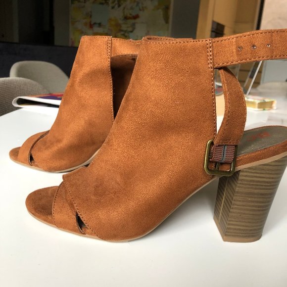 BC Heeled Open Toe Booties in Camel/Brown Suede - Picture 2 of 6